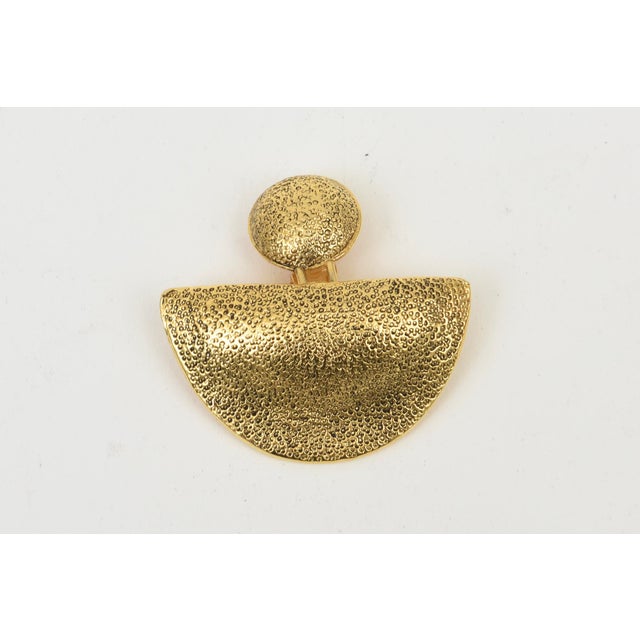 Vintage 1960's Gold Plated Pagoda Form Dangle Clip on Earrings, Pair Of For Sale In Miami - Image 6 of 9