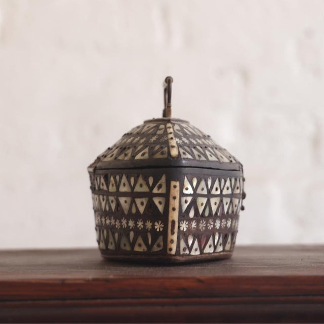 19th Century Belgian Painted Pine Box With Inlay For Sale - Image 4 of 6