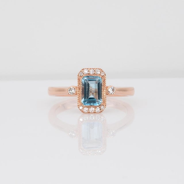 1.2Ct Aquamarine Ring With Earth Mined Diamond Accents: Solid 14k Gold, Size 6.75 For Sale - Image 4 of 9