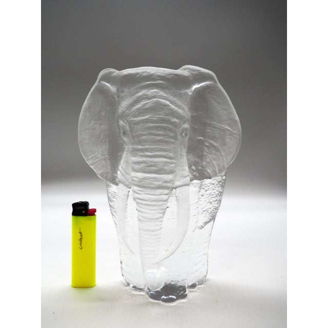 Handcrafted Glass Elephant by Mats Jonasson for Målerås Glasbruk, 1970s For Sale - Image 3 of 9