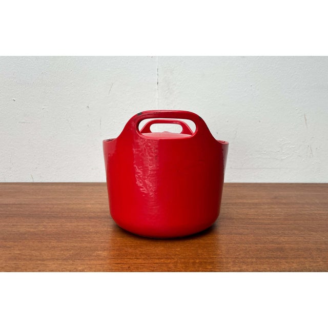 Mid-Century Modern Red Enamel Cast Iron Pot by Timo Sarpaneva for Rosenlew of Finland, 1960s For Sale - Image 16 of 18