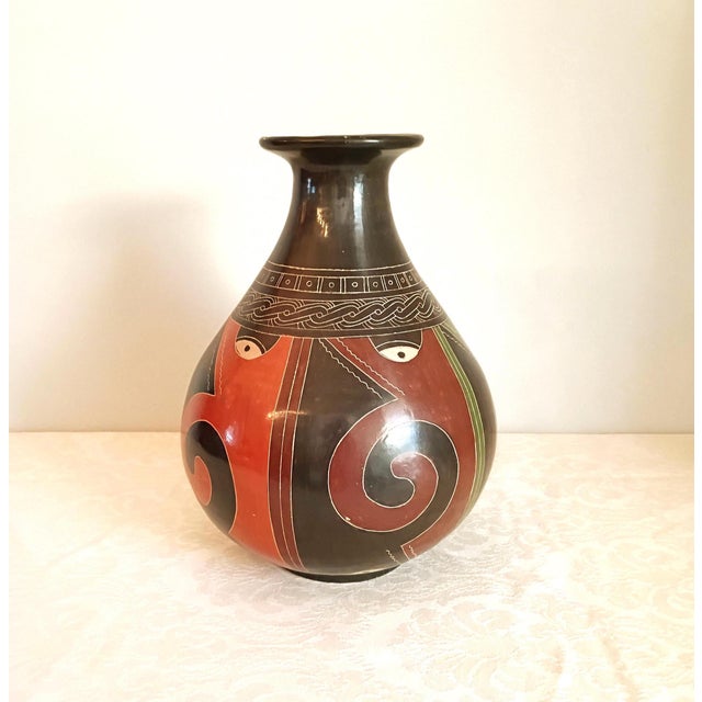 Tribal Vintage Signed Teodulo Potosme Nicaragua Art Pottery Vase San Juan De Oriente Hand Etched Sgraffito Vessel Global Tribal Accent For Sale - Image 3 of 10