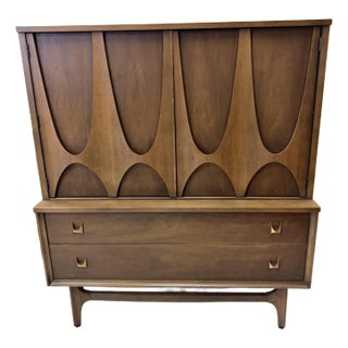 1960s Mid Century Modern Broyhill Brasilia Gentleman’s Chest Dresser For Sale