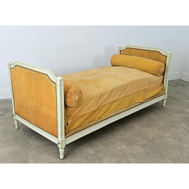 French 19th Century Louis XVI Style Painted and Upholstered Daybed For Sale - Image 15 of 15