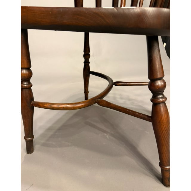 Wood Custom English Windsor Dining Chairs, Oak & Ash, Set of 8 (6 Side + 2 Arm), Handmade C. 1995 For Sale - Image 7 of 10