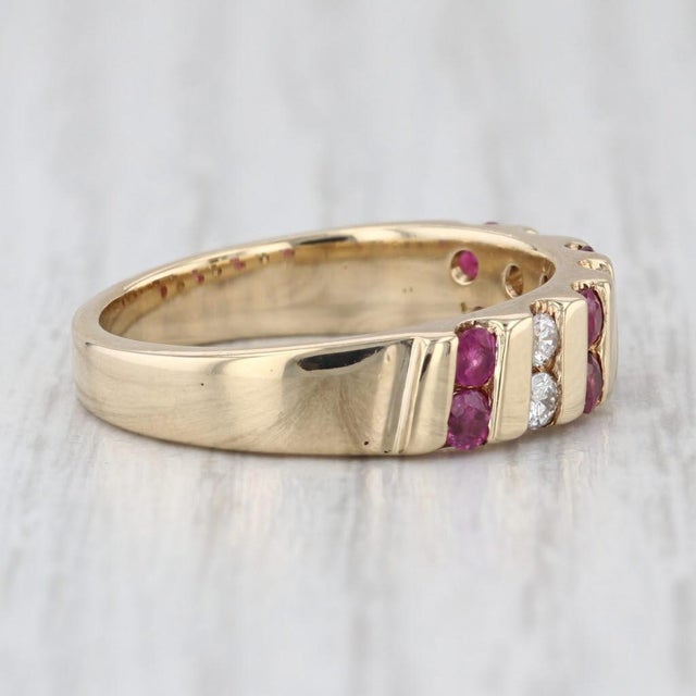 Modern 0.74ctw Ruby Diamond Ring 14k Yellow Gold Size 8.25 Stackable For Sale - Image 3 of 8
