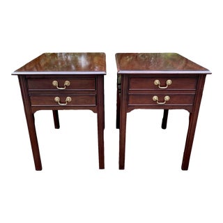 A Pair of Georgian Style Stickley Side Tables or Nightstands, Mid 20th Century For Sale