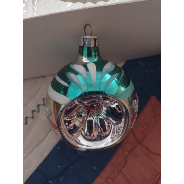 Awesome Shiny Brite Ornaments in Original Box For Sale - Image 9 of 16