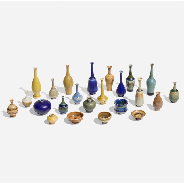1950s Collection of 23 Miniature John Andersson Pottery Vessels for Hoganas of Sweden For Sale - Image 11 of 18
