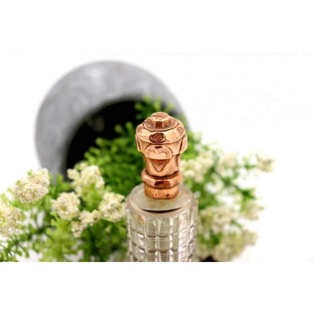 Perfume Bottle in Glass and 15K Gold For Sale - Image 5 of 6