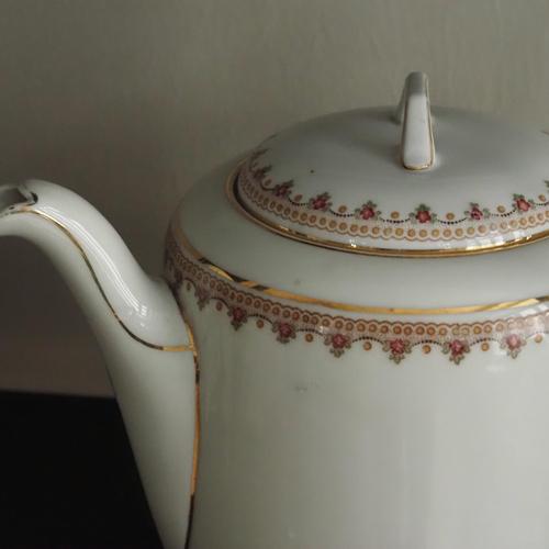 Porcelain Teapot from Mitterteich Bavaria, 1920s For Sale - Image 4 of 7