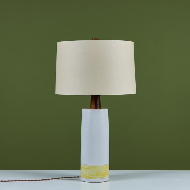 1950s 1950s Gordon and Jane Martz Large Scale Two-Tone Ceramic Table Lamp For Sale - Image 5 of 13