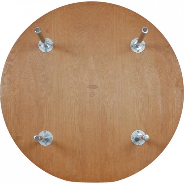 Circular Coffee Table in Oak from Hans Wegner, 1960s For Sale - Image 10 of 12