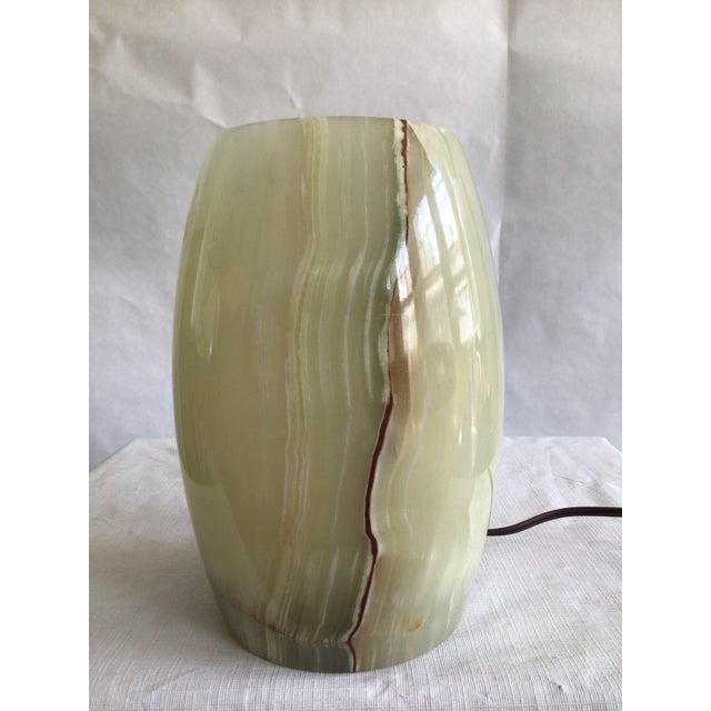 Mid-Century Modern 1960s Natural Onyx Stone Tabletop Lamp For Sale - Image 3 of 7