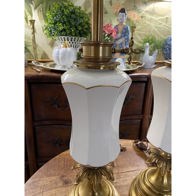 Vintage Stiffel Creamy White Ceramic and Brass Plume Buffet or Table Lamps, a Pair For Sale - Image 9 of 12