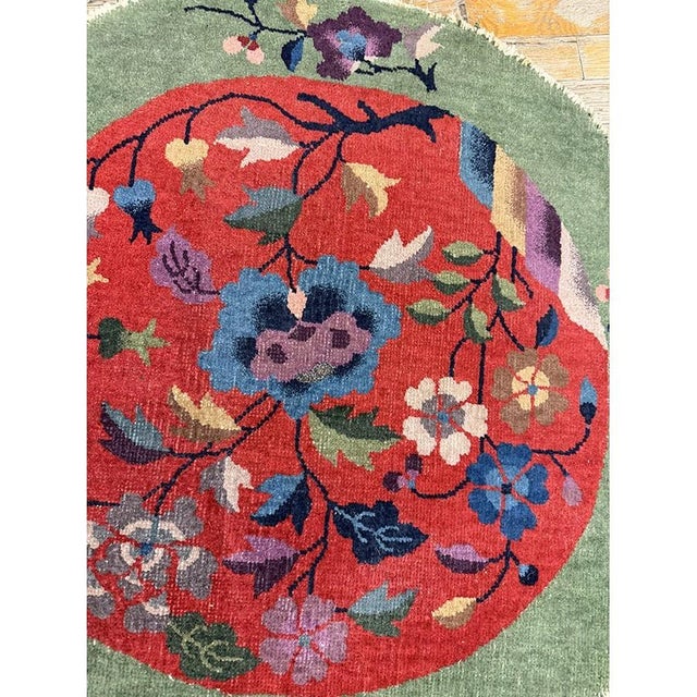 1920s Antique Red Floral Green Border Chinese Knotted Art Deco Wool Round Rug For Sale - Image 4 of 5