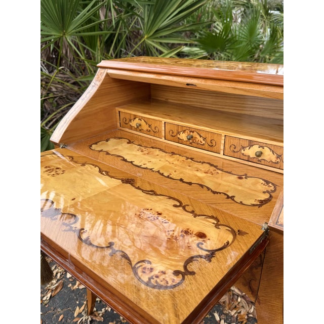 Wood 1940s Louis XV Style Italian Marquetry Inlaid Bureau De Dame Ladies Writing Desk For Sale - Image 7 of 9