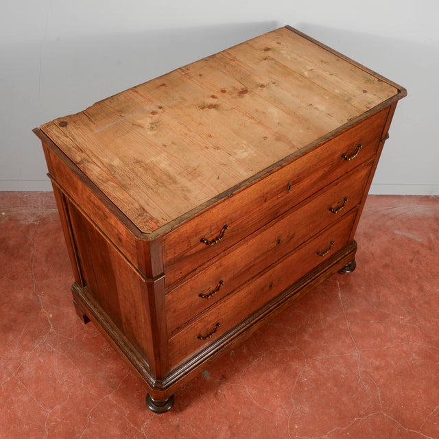 Three-Drawer Walnut Chest of Drawers with White Marble Top, 1800s For Sale - Image 12 of 18