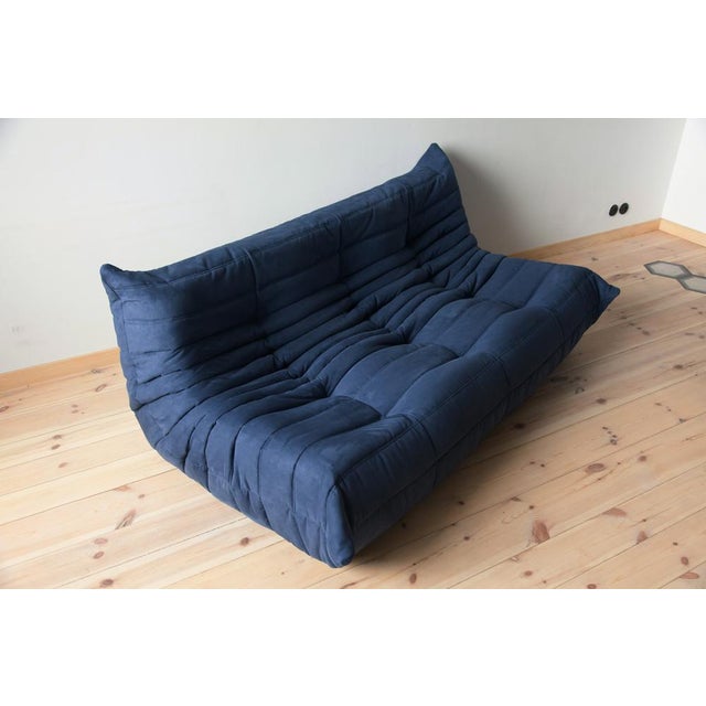 This Togo has been reupholstered with new foam and high-quality new fabric, keeping its inner structure giving the item...