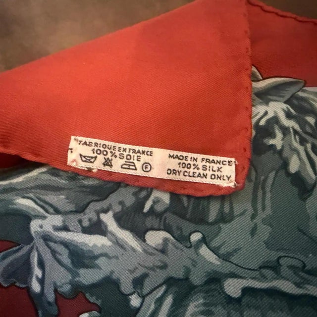 1995 Hermes Silk Carrè Scarf La Fontaine De Bartholdi For Sale - Image 9 of 13