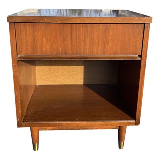 Mid Century Modern Vintage Single Nightstand With Drawer For Sale