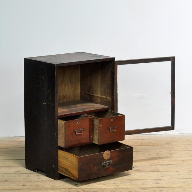 Small Japanese Display Cabinet, 1925 For Sale - Image 6 of 14