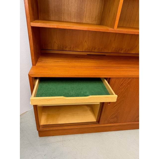 Danish Modern Teak Bookcase Cabinet by Hundevad & Co., Denmark, 1990s For Sale - Image 13 of 14