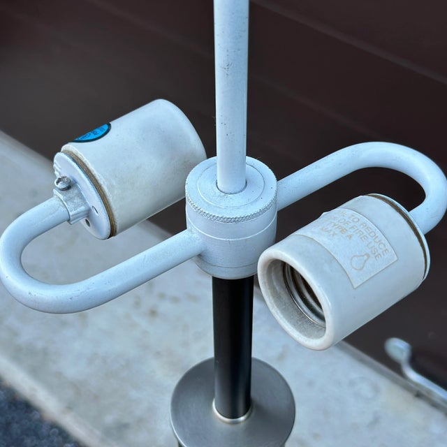 Mid-Century Modern Brushed Nickel Cylindrical Double Socket Table Lamp Attributed to Nessen For Sale In Philadelphia - Image 6 of 12