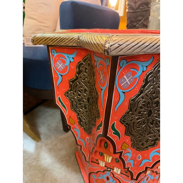 2020s Hand Made Hand Painted Shapely Moroccan Side Table For Sale - Image 5 of 12