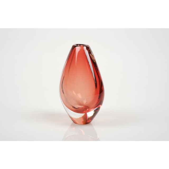 Scandinavian Modern Red Glass Vase by Sven Palmqvist for Orrefors, 1950s For Sale - Image 3 of 10