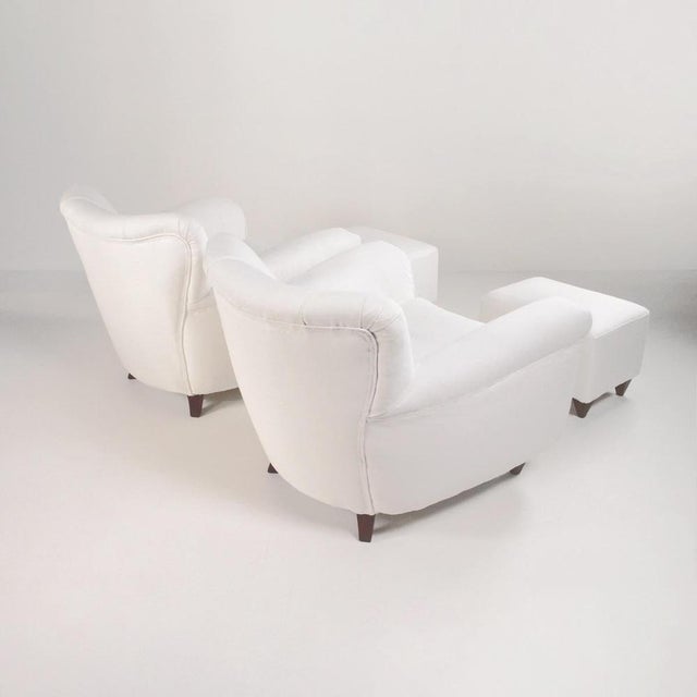 White Set of Italian Armchair and Ottoman in White Fabric, Italy, 1940s For Sale - Image 8 of 17
