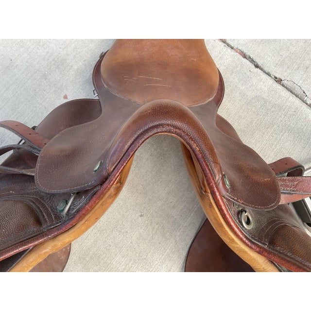 Chestnut Vintage Crosby Olympic Works English Close Contact Saddle, Made in England For Sale - Image 8 of 15