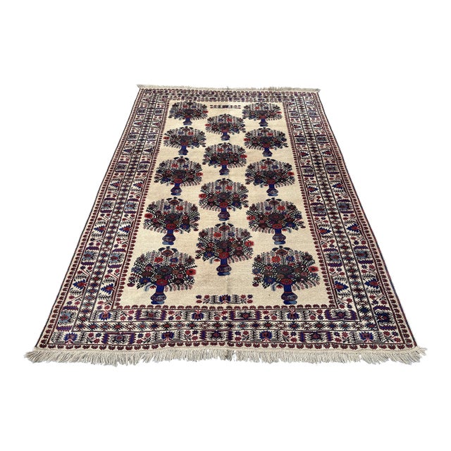 Pictorial Flower Ivory Vase Design Hand-Knotted Wool Rug - 6'10" X 9'7" For Sale