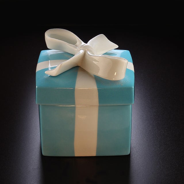 Ceramic Mid 20th Century Tiffany & Co Iconic Blue Ceramic Gift Box For Sale - Image 7 of 8