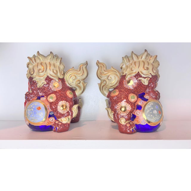 Vintage Japanese Kutani Ware Foo Dog Guardian Lion Figurines, Pair, Mid-20th Century For Sale In Miami - Image 6 of 14