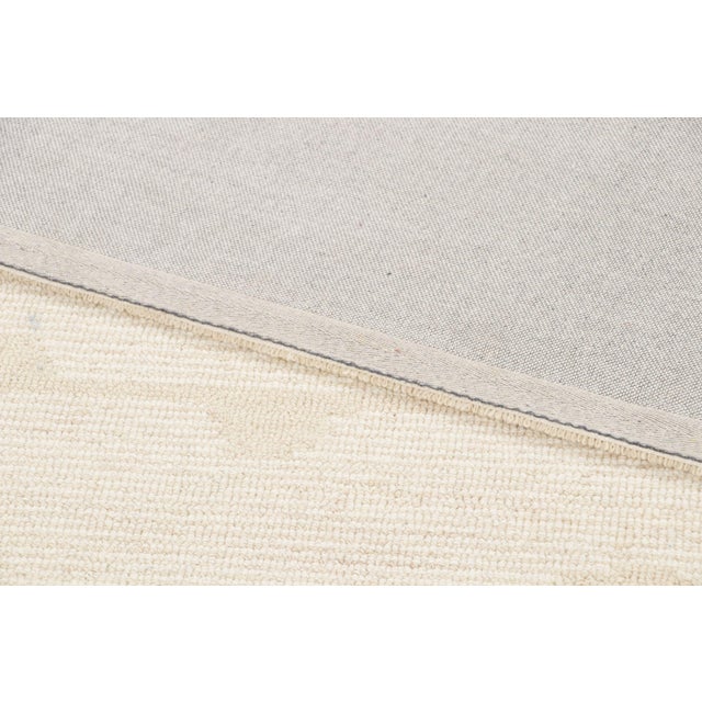 Textile Contemporary Geometric Beige & Ivory Wool Rug by Rug & Kilim, India For Sale - Image 7 of 9