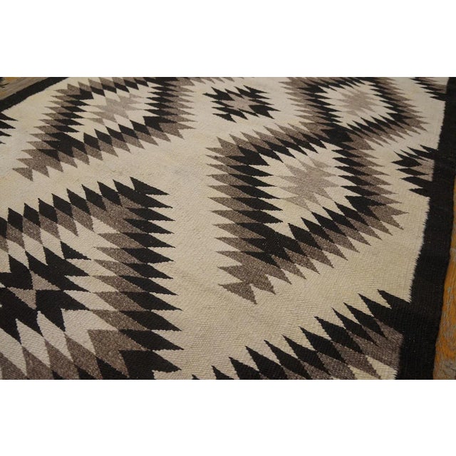 1930s White Diamond Antique American Navajo Carpet 3'3'' X 6'4'' Flatweave Wool Rug For Sale In New York - Image 6 of 9