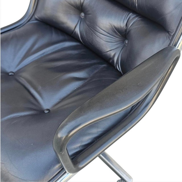 MCM to Modern Executive Armchair by Charles Pollock for Knoll Black Leather & 4 Prong Swivel Base For Sale - Image 11 of 18