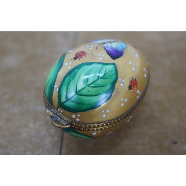Late 20th Century Parry Vieille Limoges France Peint Main Gold Butterfly Ladybug Egg Keepsake Box For Sale - Image 12 of 12