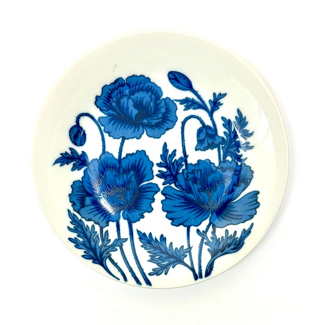 Graphic Floral Blue & White Wall Plate Curation - Group of 9 For Sale - Image 10 of 12