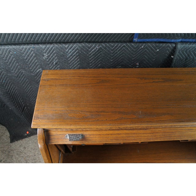 Antique Quartersawn Oak Tambour Roll Top Kneehole Secretary Bankers Writing Desk For Sale - Image 10 of 17