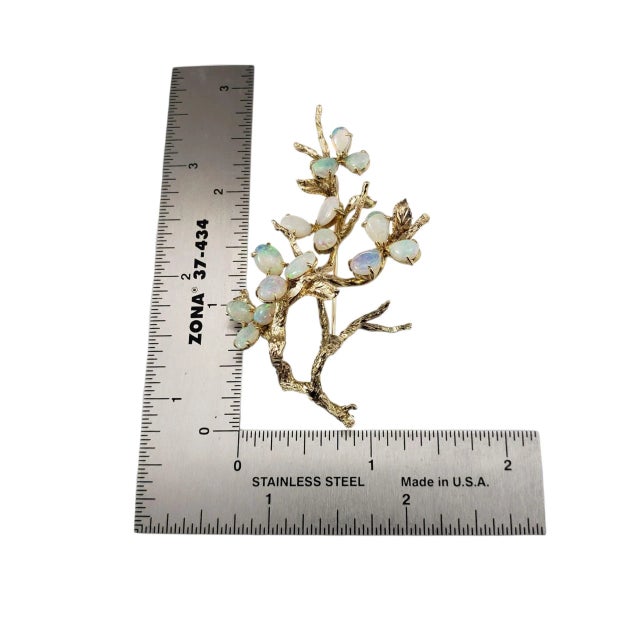 Mid 20th Century 12 Karat Yellow Gold and Opal Floral Brooch For Sale In New York - Image 6 of 6