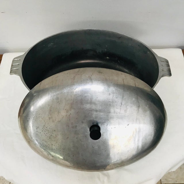 1930s Art Deco Lidded Oval Roaster Cast Aluminium For Sale In Phoenix - Image 6 of 8