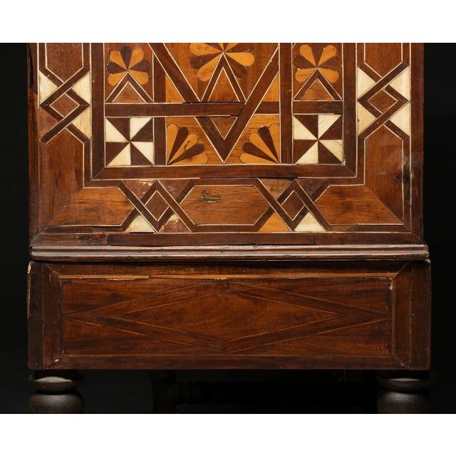 18th C. Portuguese Contador Com Trempe Chest on Stand Wood Parquetry For Sale - Image 10 of 18