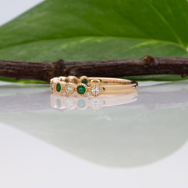 Zambian Emerald Band Ring With Earth-Mined Diamond Accents: Solid 14k Gold, Size 6.75 For Sale In Columbus - Image 6 of 9