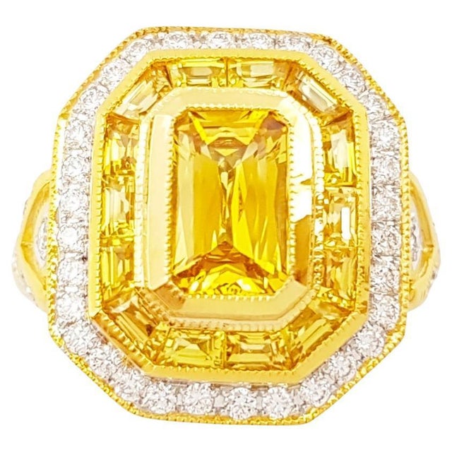 Modern Natural Yellow Sapphire 3.30cts & Diamond 0.75cts Ring in 14k Gold For Sale - Image 3 of 8