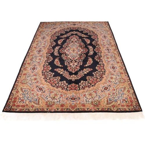 Middle Eastern Rug in Wool For Sale - Image 5 of 7