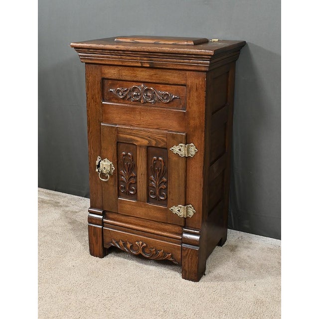 Small Cooler in Oak For Sale - Image 3 of 18