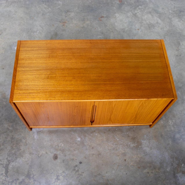 Mid to Late 20th Century Scandinavian Modern Low Teak Storage Cabinet Small Buffet or Credenza For Sale - Image 4 of 18