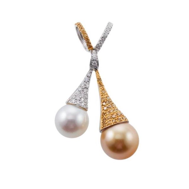 18 Karat Gold Fancy White Yellow Diamond 0.60 Carat White Golden Pearls Pendant For Sale - Image 4 of 8